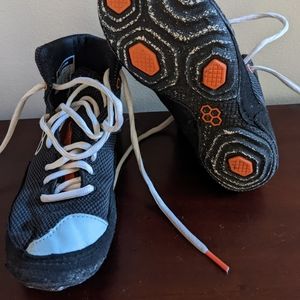 Rudis Colt youth size 2 wrestling shoes